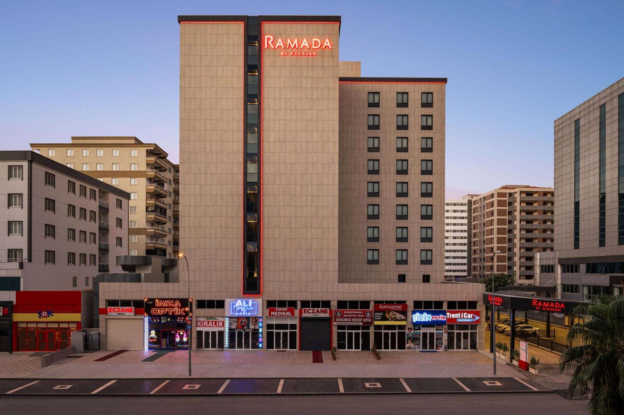 Ramada By Wyndham Gaziantep Hotel Exterior photo