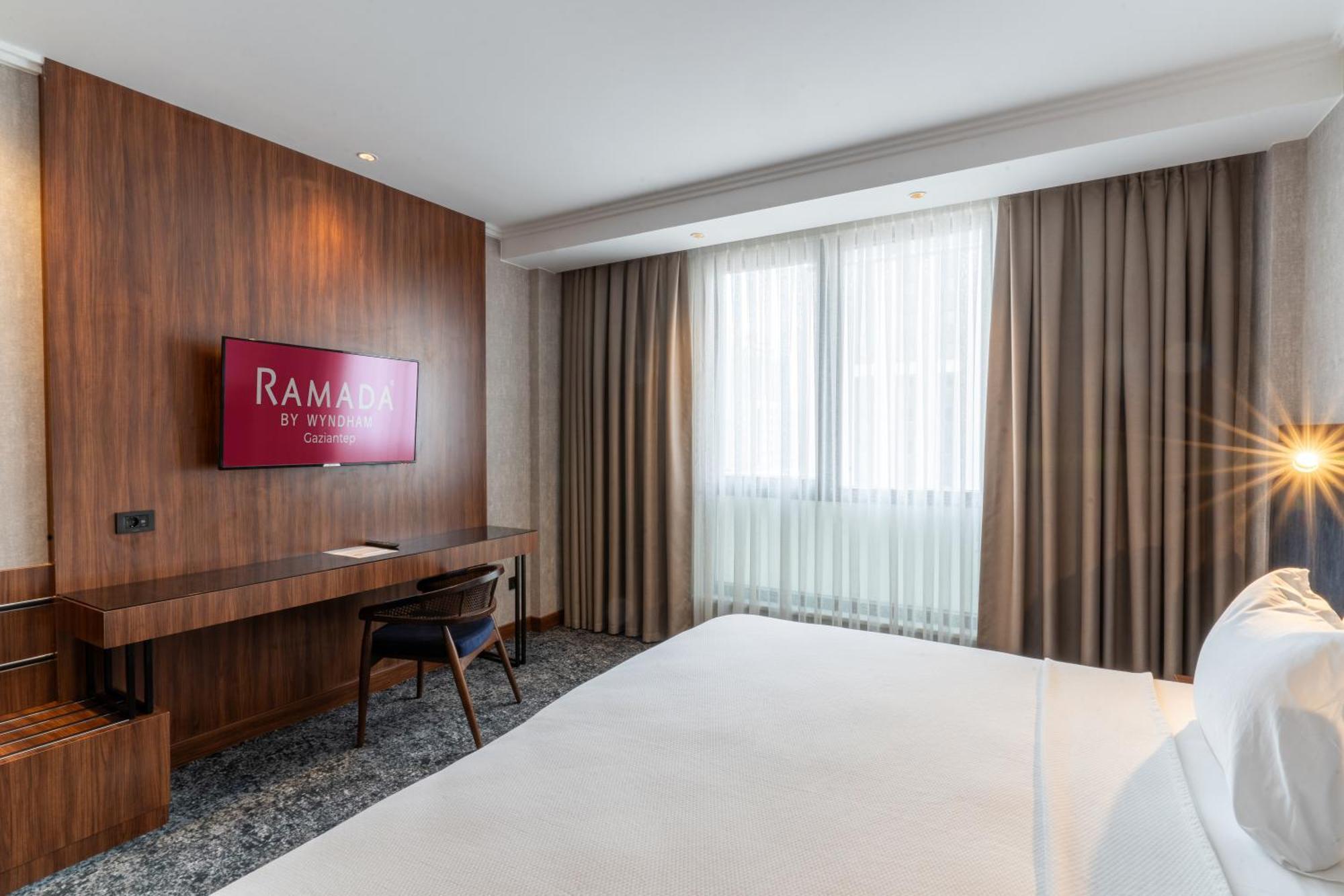 Ramada By Wyndham Gaziantep Hotel Exterior photo